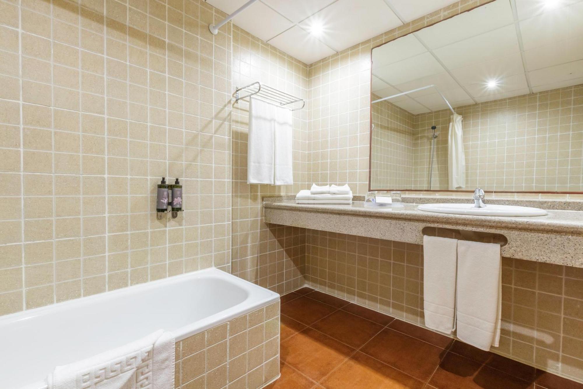 Apartamentos Best Alcazar ลาเอร์ราดูรา ภายนอก รูปภาพ