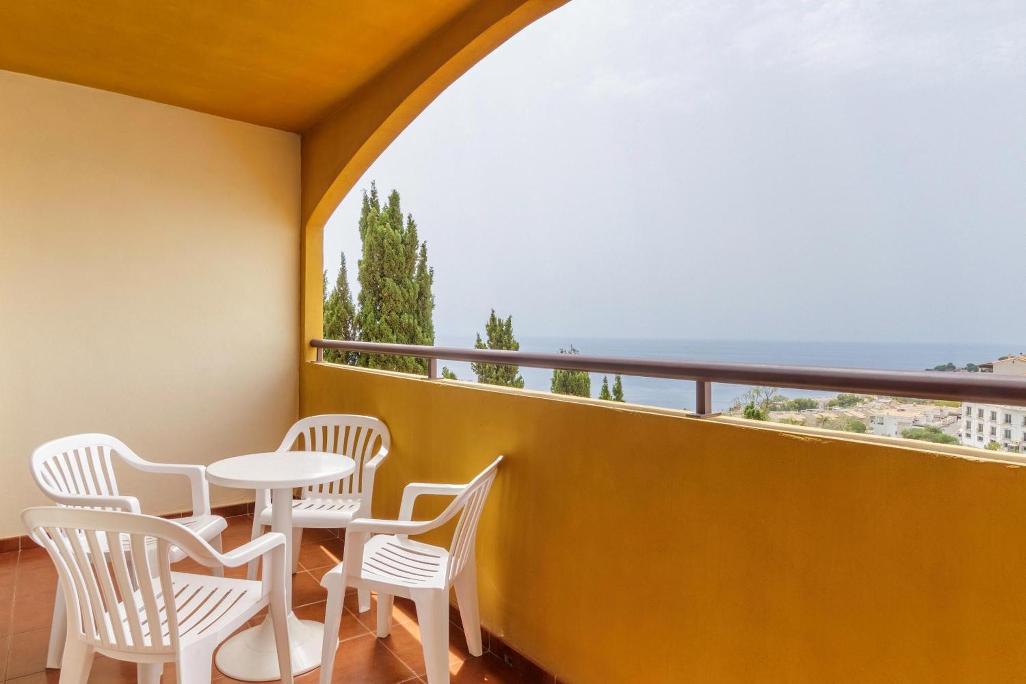 Apartamentos Best Alcazar ลาเอร์ราดูรา ภายนอก รูปภาพ