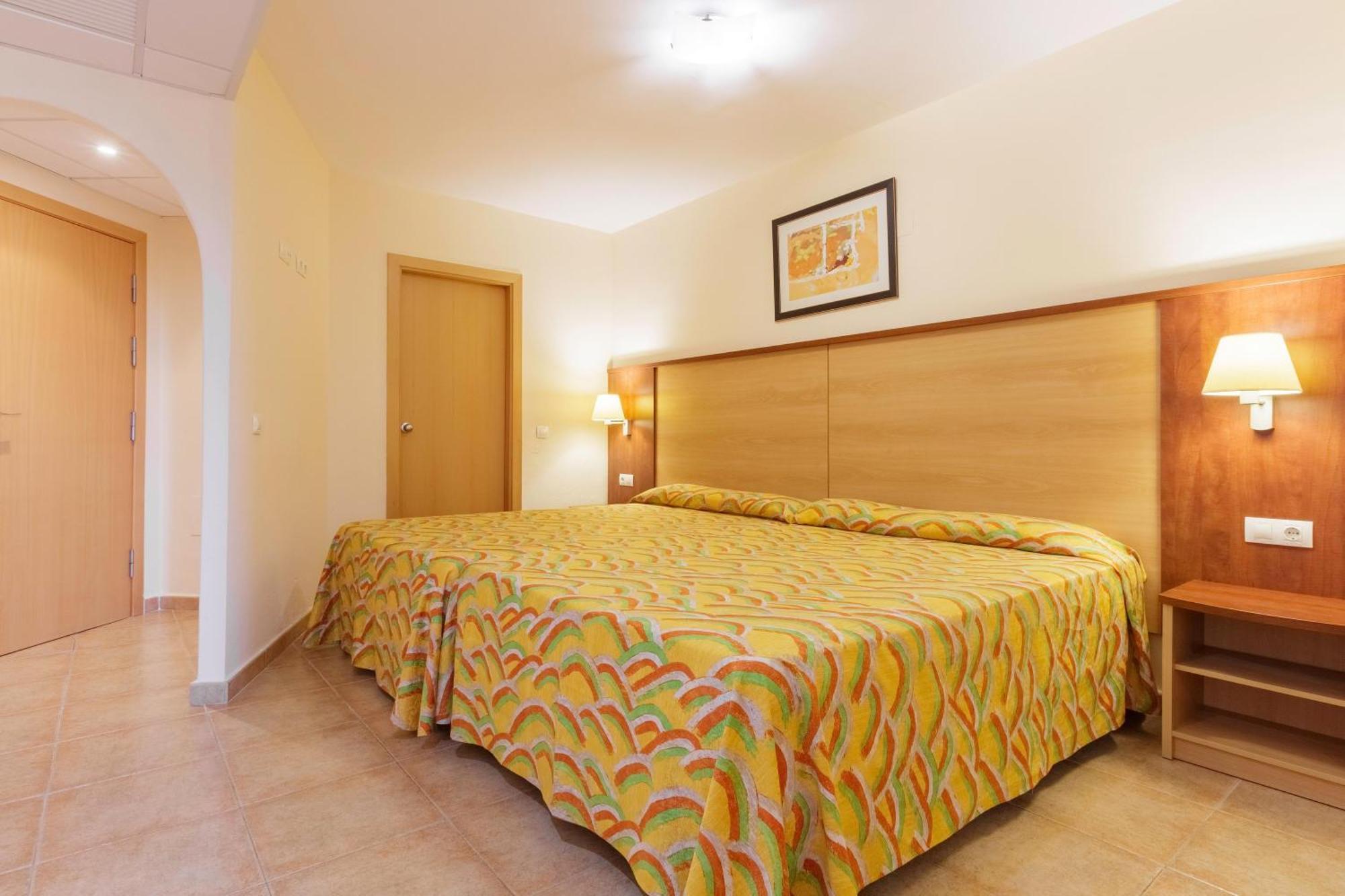 Apartamentos Best Alcazar ลาเอร์ราดูรา ภายนอก รูปภาพ