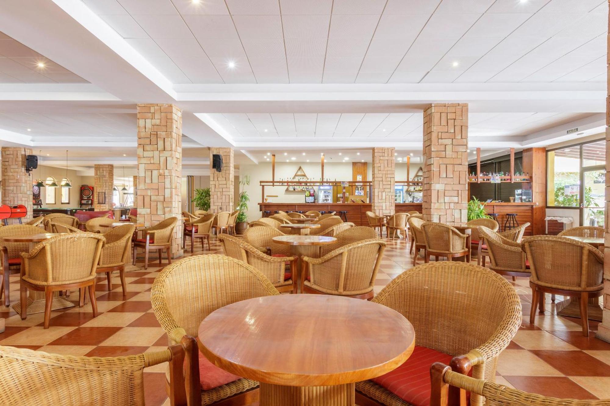 Apartamentos Best Alcazar ลาเอร์ราดูรา ภายนอก รูปภาพ