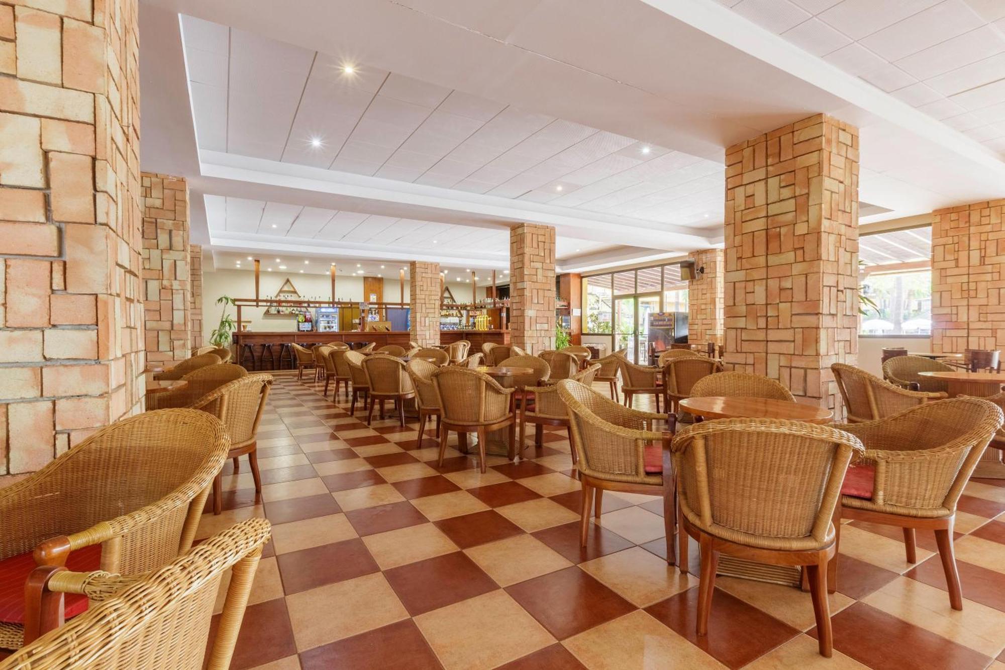Apartamentos Best Alcazar ลาเอร์ราดูรา ภายนอก รูปภาพ