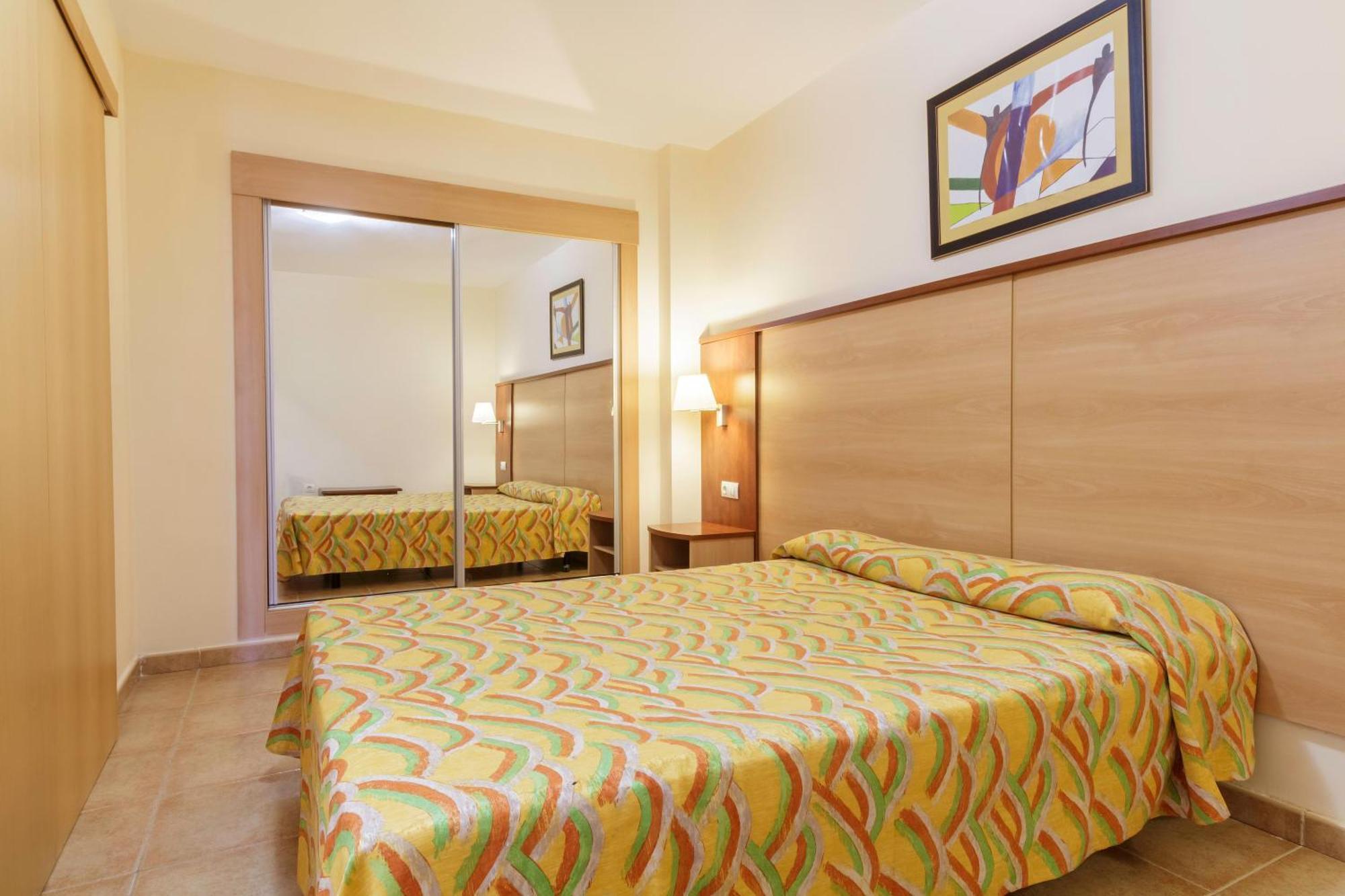 Apartamentos Best Alcazar ลาเอร์ราดูรา ภายนอก รูปภาพ